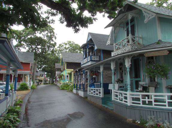 Cottages centenários de antigo acampamento metodista em Marta´s Vineyard, ao sul de Cape Cod, litoral de Massachusetts, nos Estados Unidos